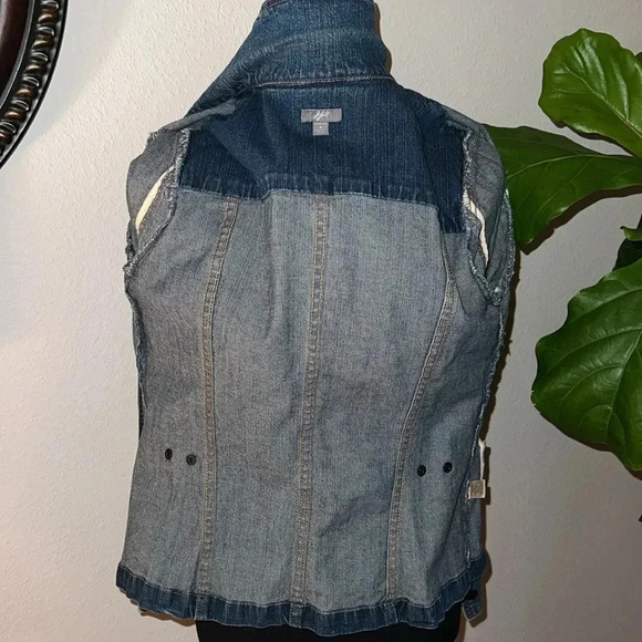 J. Jill Women’s Blue Demin Distressed Stretch Jean Jacket Coat Size Small - Picture 11 of 16